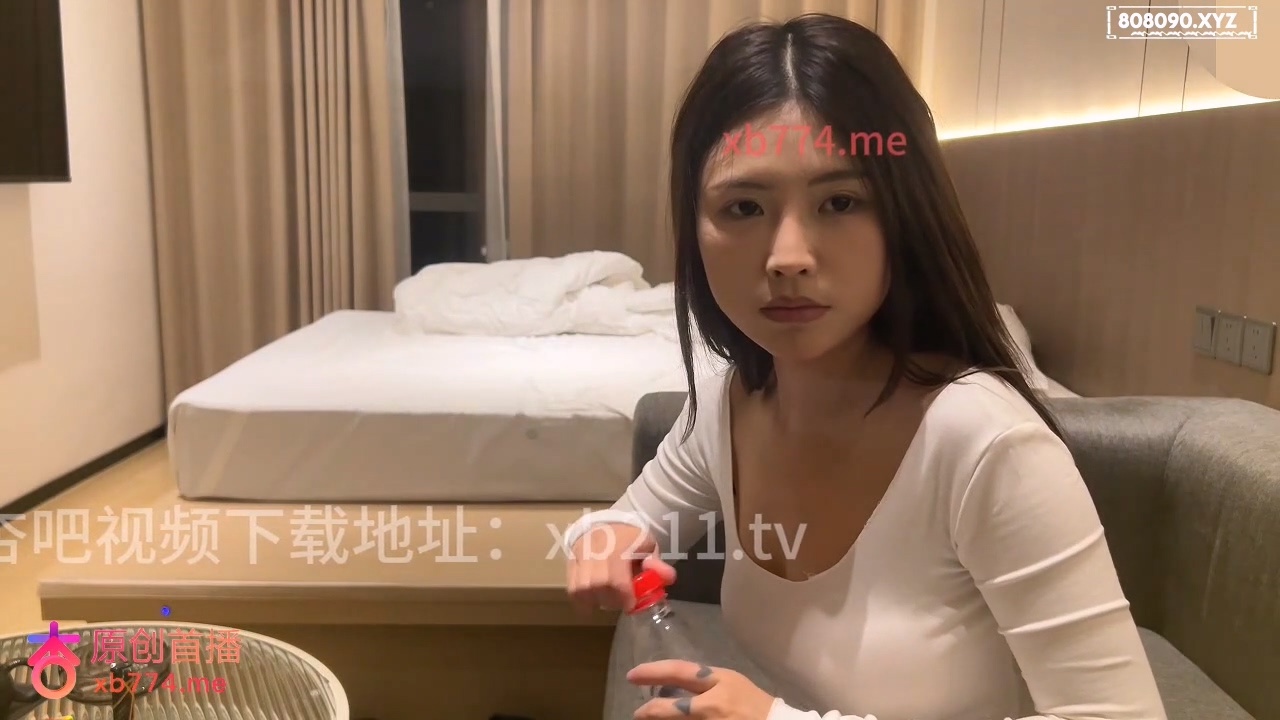 杏吧卡尔EP7-3000约的学生妹，妹子身体柔软，皮肤摸起来滑滑的，后入爽飞20251207